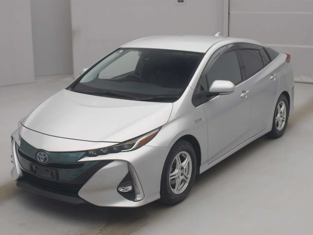 2017 Toyota Prius PHEV S Japan auction vehicle