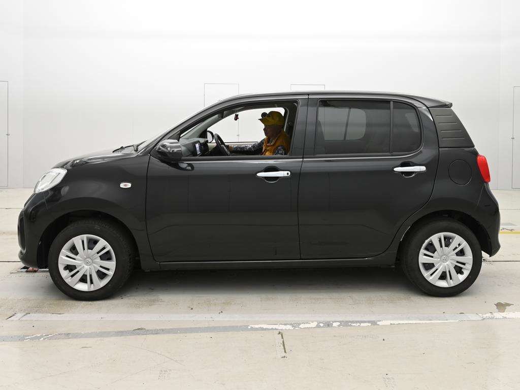 2023 Toyota Passo X auction photo 4