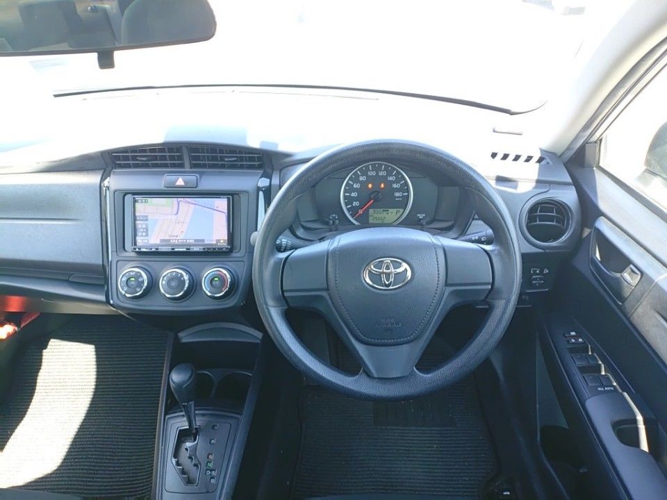 2021 Toyota カローラ アクシオ auction photo 3