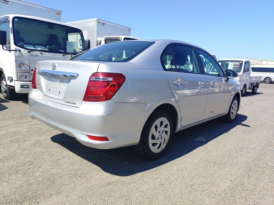 2021 Toyota カローラ アクシオ auction photo 2