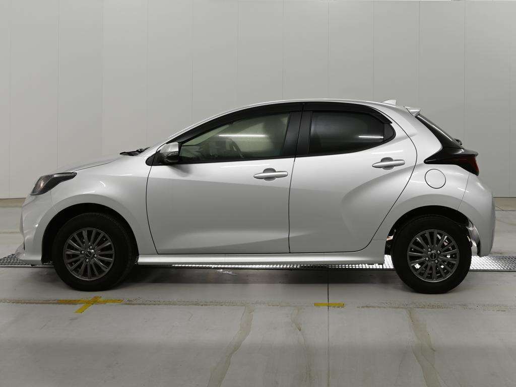 2021 Toyota Yaris G 4WD auction photo 4
