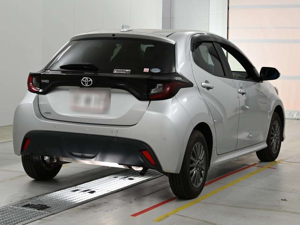 2021 Toyota Yaris G 4WD auction photo 2