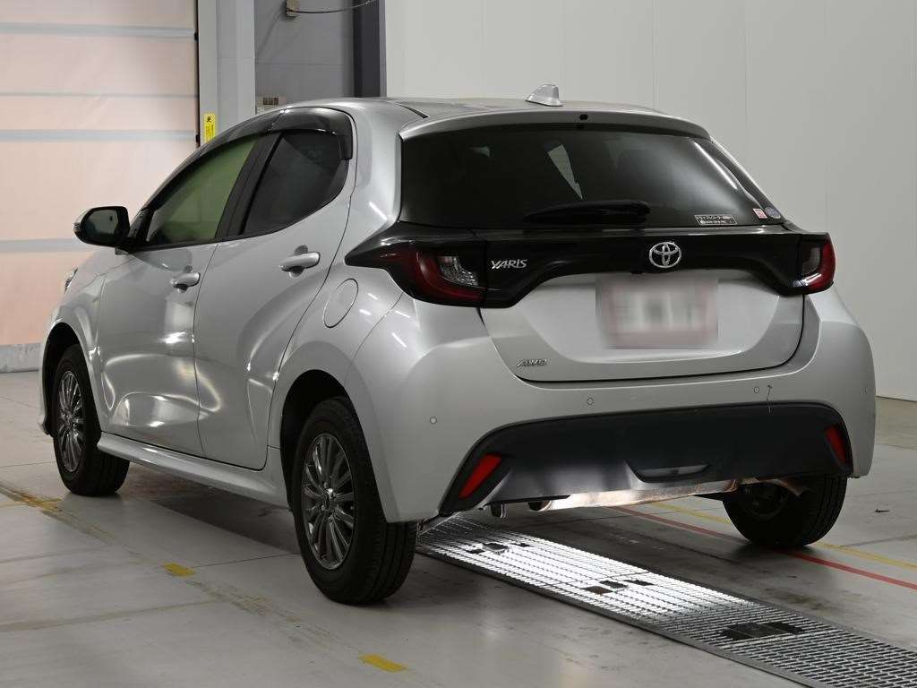 2021 Toyota Yaris G 4WD auction photo 6