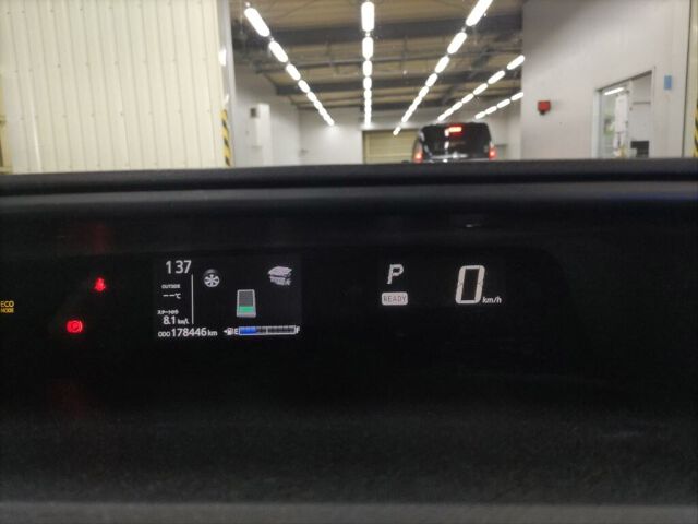 2018 Toyota Aqua S auction photo 6