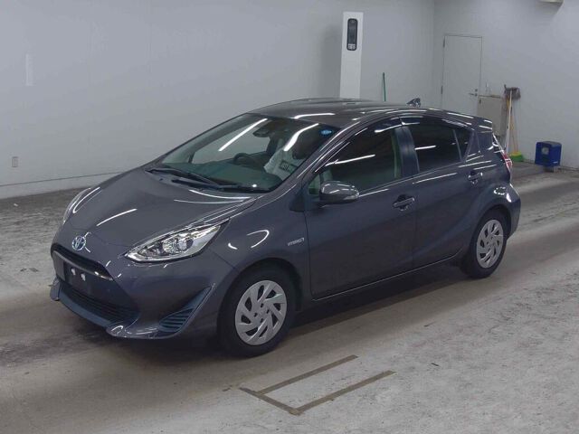 2018 Toyota Aqua S auction photo 4