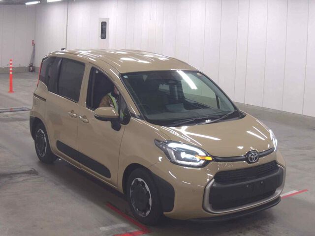 2025 Toyota Sienta ハイブリッドZ Japan auction vehicle