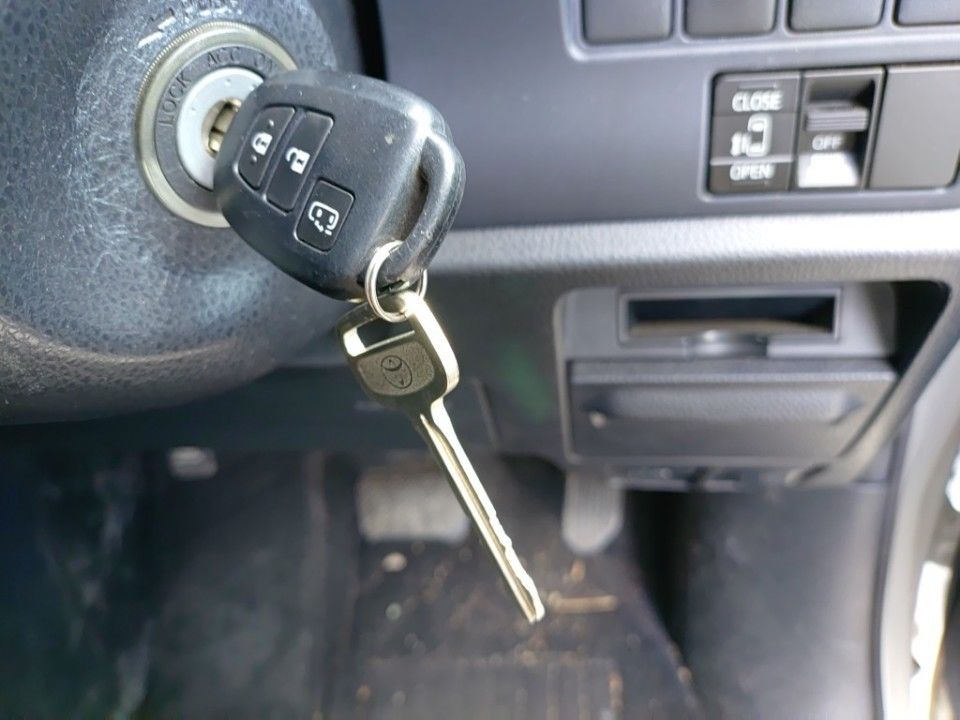 2015 Toyota Noah auction photo 15