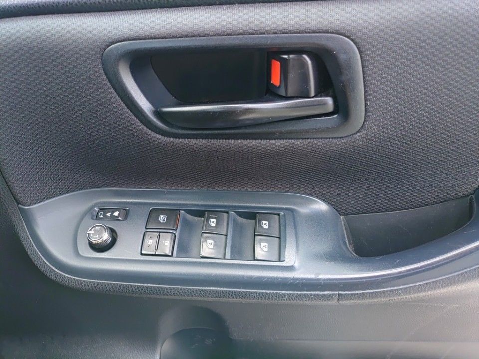 2015 Toyota Noah auction photo 14