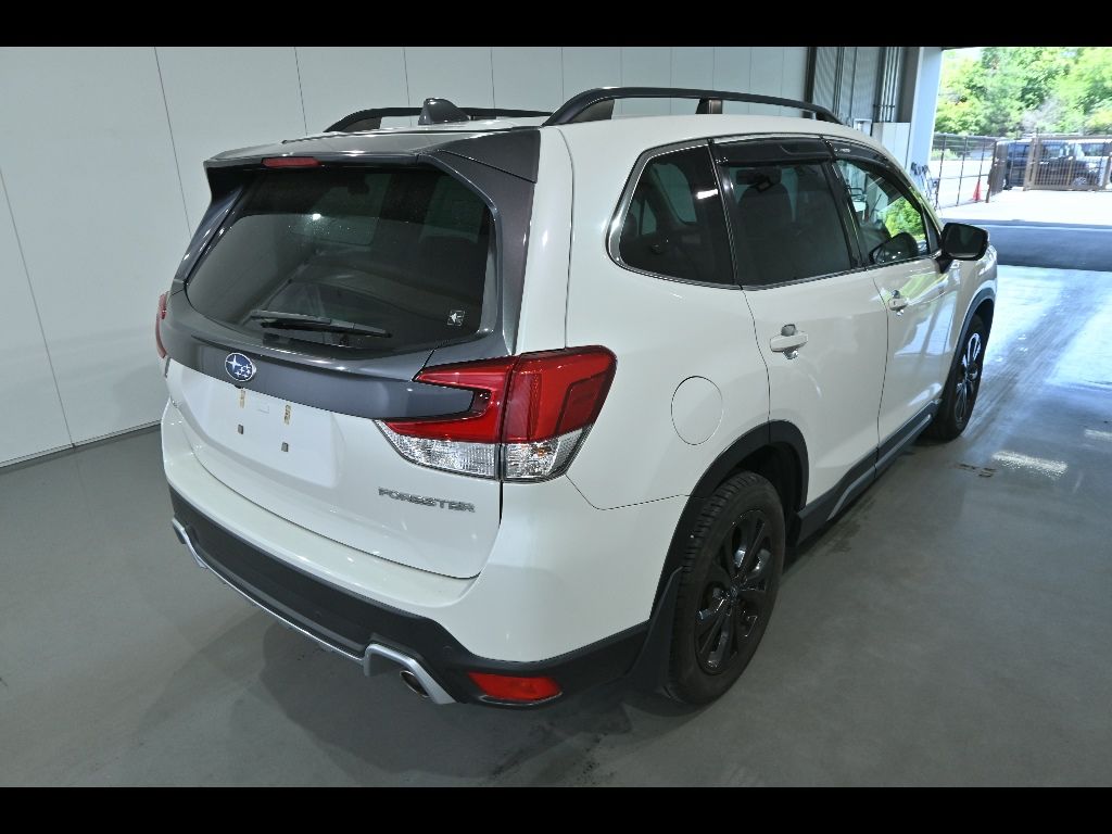 2021 Subaru Forester sports auction photo 2