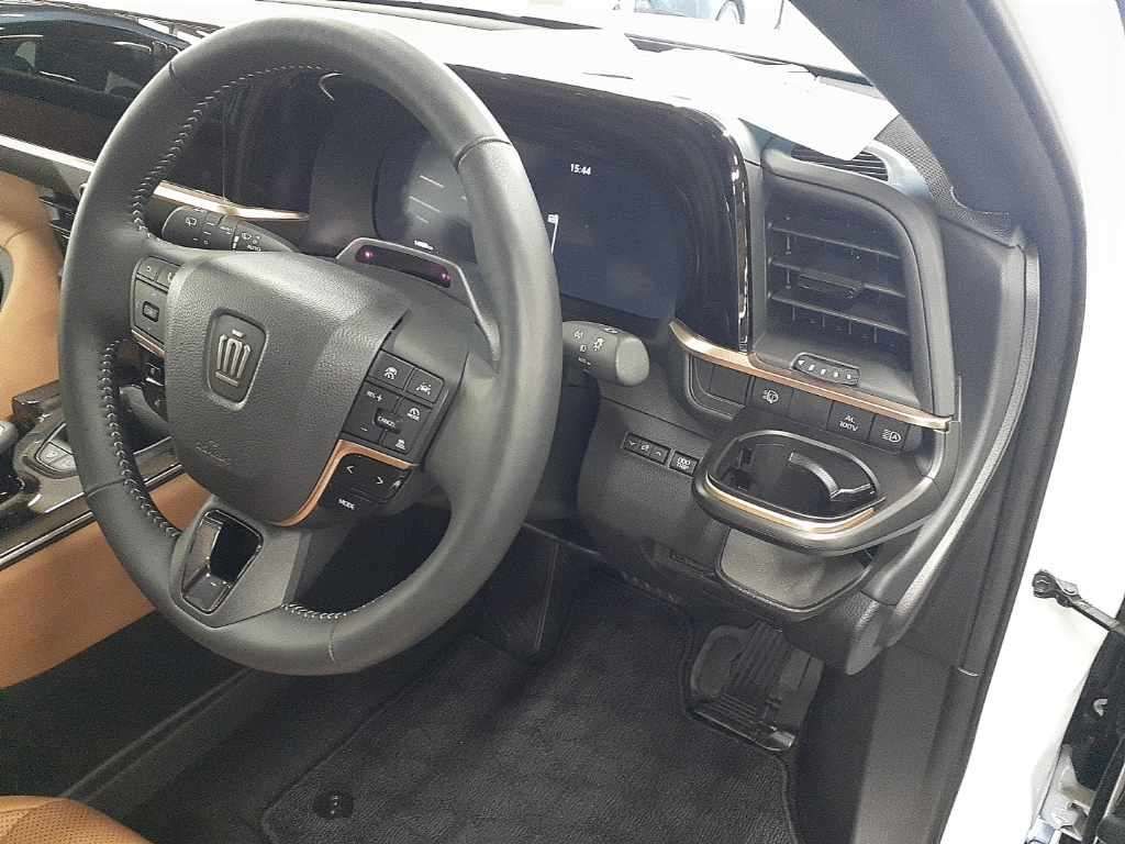 2025 Toyota Crown Sport Z 4WD auction photo 9