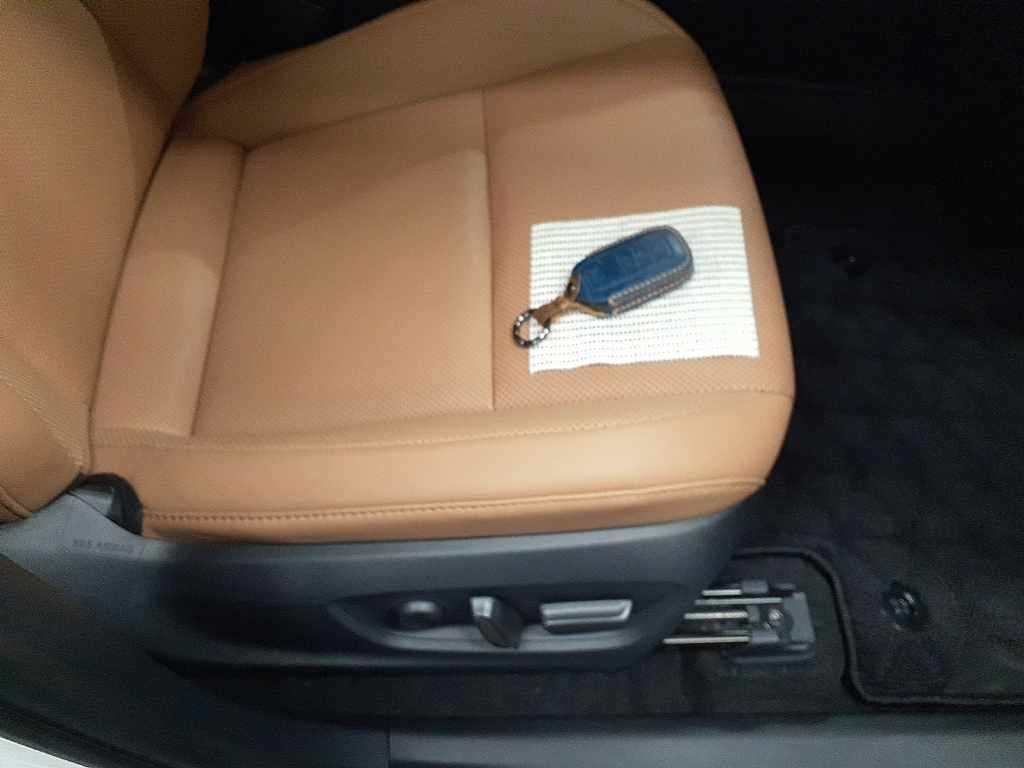 2025 Toyota Crown Sport Z 4WD auction photo 10