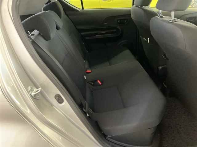 2017 Toyota Aqua S auction photo 7
