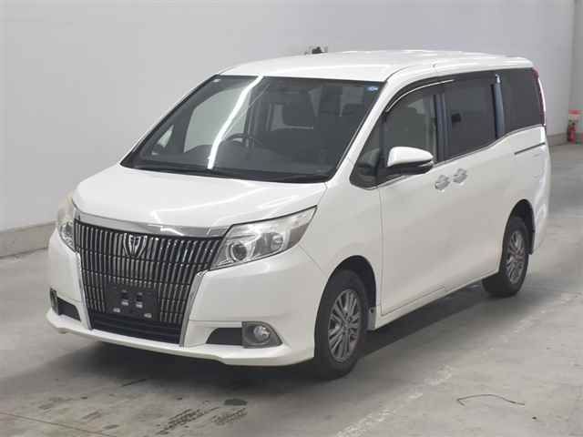 2015 Toyota Esquire Xi auction photo 4
