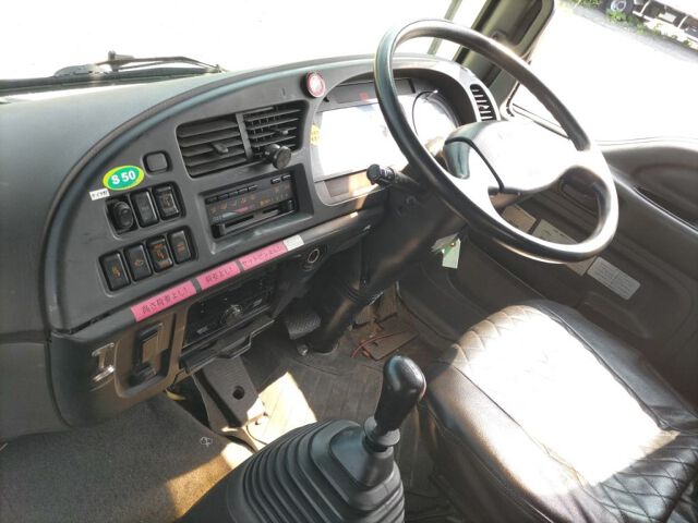 2005 Isuzu Forward セキサイ auction photo 3