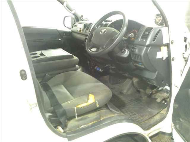 2016 Toyota Hiace DX auction photo 4