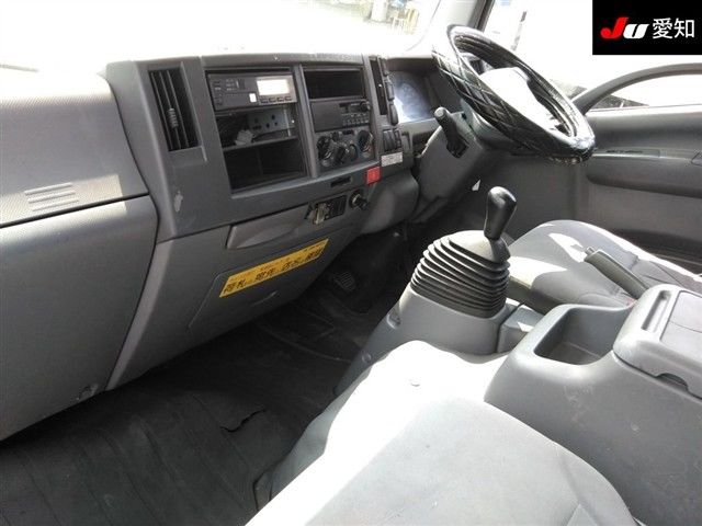 2012 Isuzu エルフ T Aluminum van 2t auction photo 3