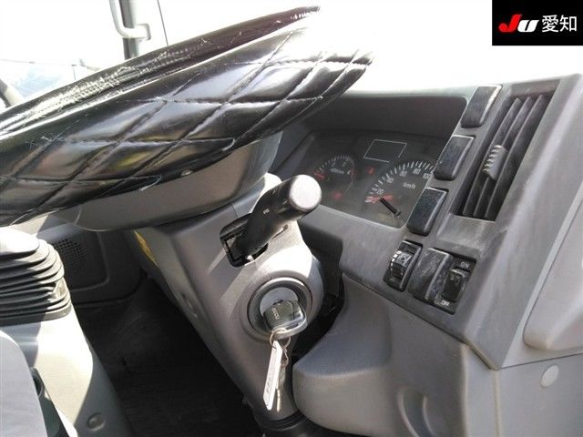 2012 Isuzu エルフ T Aluminum van 2t auction photo 5