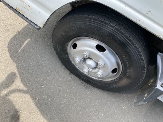 2007 Isuzu Elf dump auction photo 9