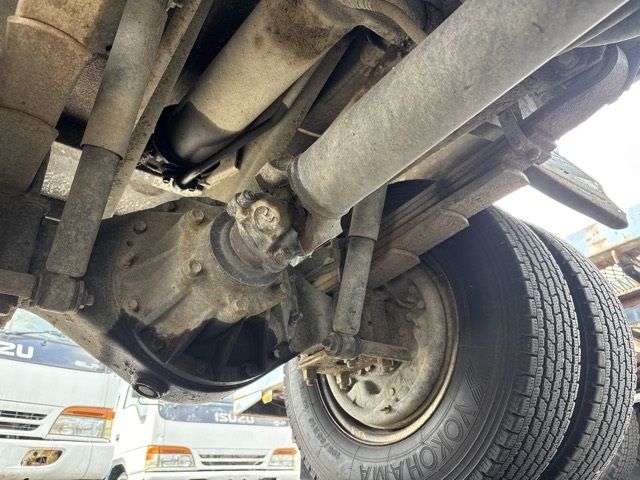 2007 Isuzu Elf dump auction photo 10