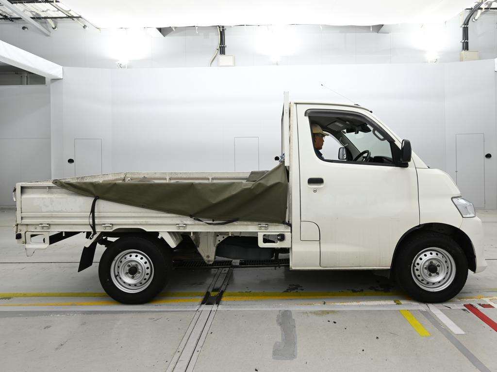 2021 Toyota TownAce Truck DX Xエディション auction photo 3