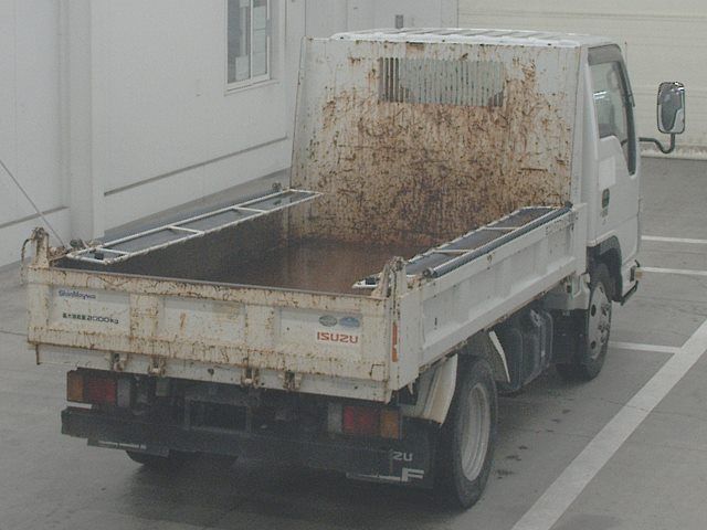 2017 Isuzu Elf dump auction photo 2