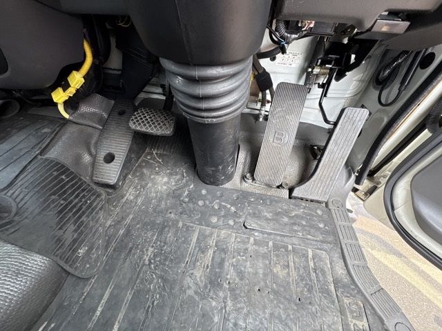2006 Isuzu Forward Wキャブロジョウシケンシャ auction photo 4
