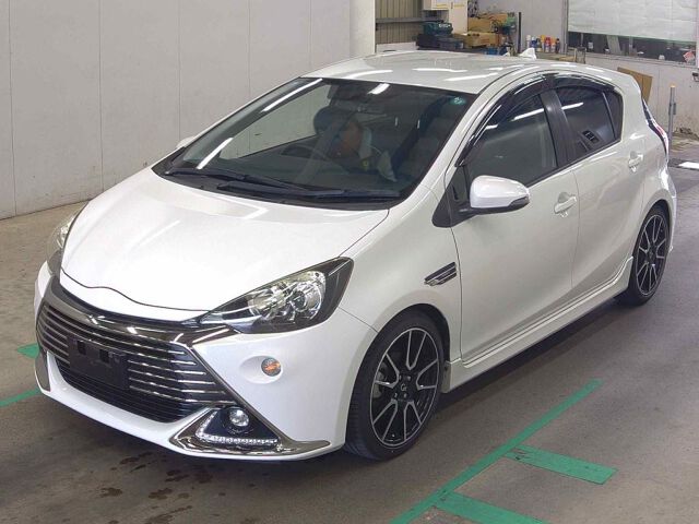 2015 Toyota Aqua G GS auction photo 4