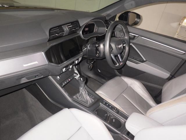 2021 Audi Q3 SB 35TFSI Sライン auction photo 2