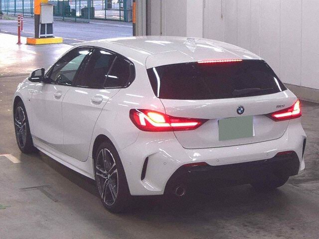 2021 BMW 1 Series 118i M Sport auction photo 2