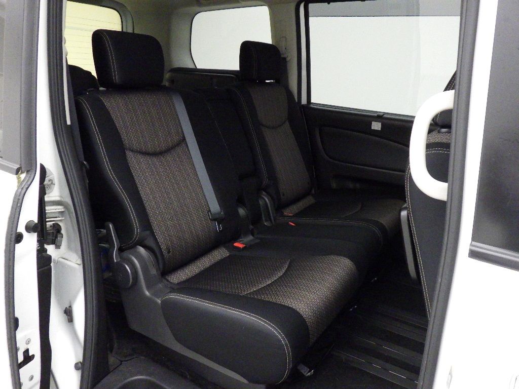 2015 Nissan Serena 4WD ハイウェイスターVセレクション+セーフティ auction photo 7