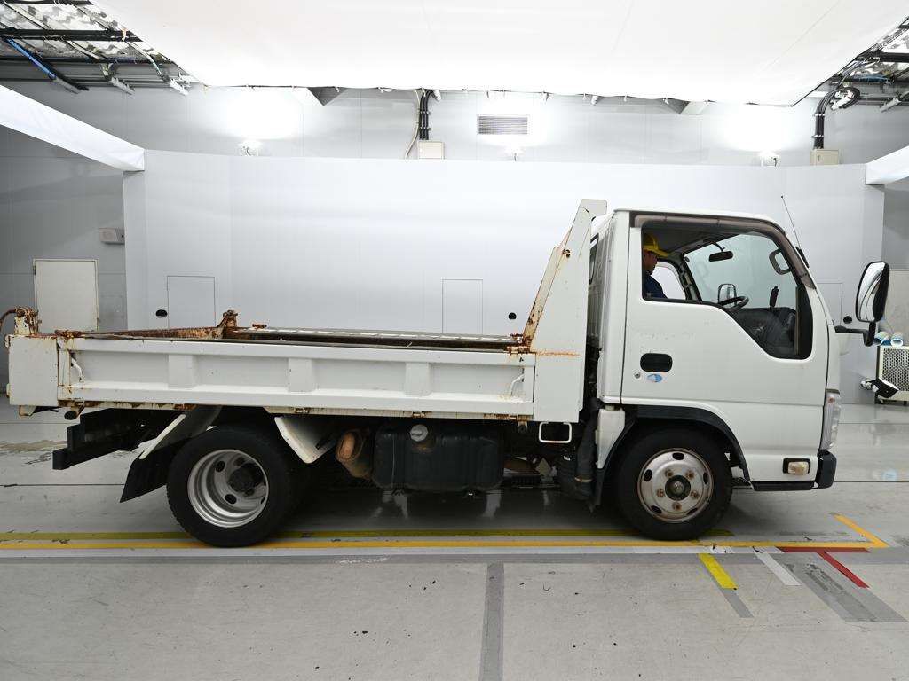 2012 Isuzu Elf auction photo 3