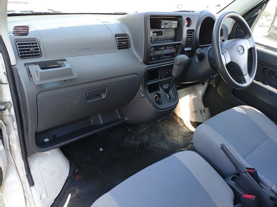 2012 Daihatsu ハイゼット カーゴ auction photo 16