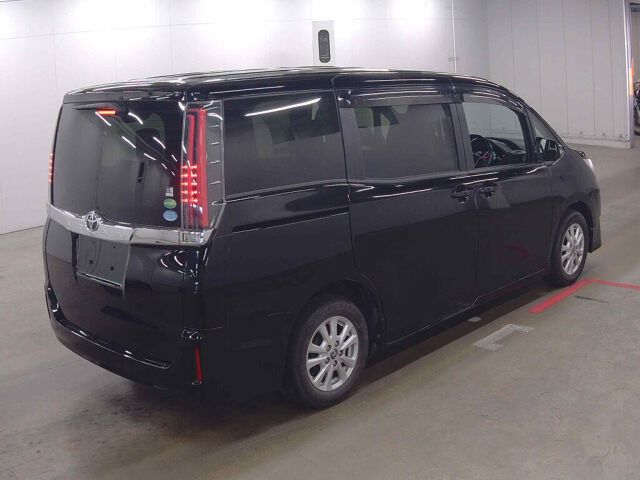 2018 Toyota Noah G auction photo 5