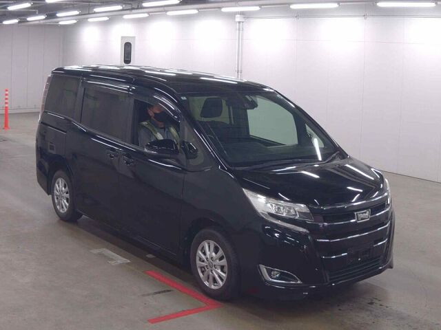 2018 Toyota Noah G Japan auction vehicle