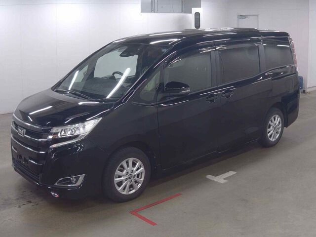 2018 Toyota Noah G auction photo 4