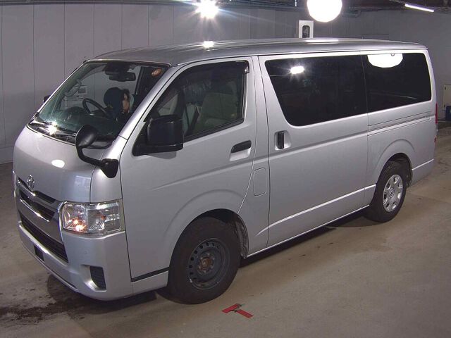 2021 Toyota Hiace Long DX GL Package auction photo 4