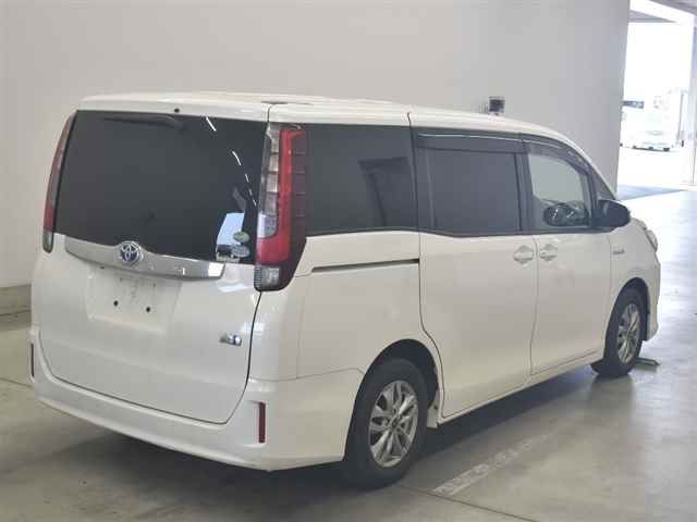 2016 Toyota Noah Hybrid G auction photo 5