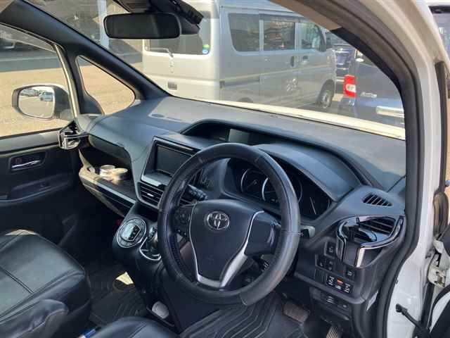 2016 Toyota Noah Hybrid G auction photo 3