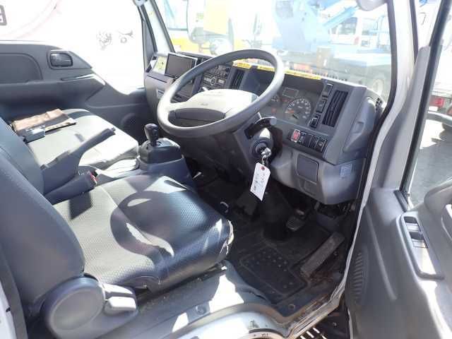 2016 Isuzu Elf 1.35t Panel Van 4WD auction photo 3