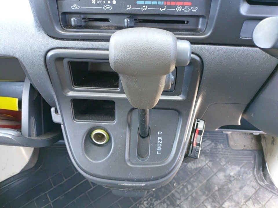 2016 Daihatsu ハイゼット カーゴ auction photo 12