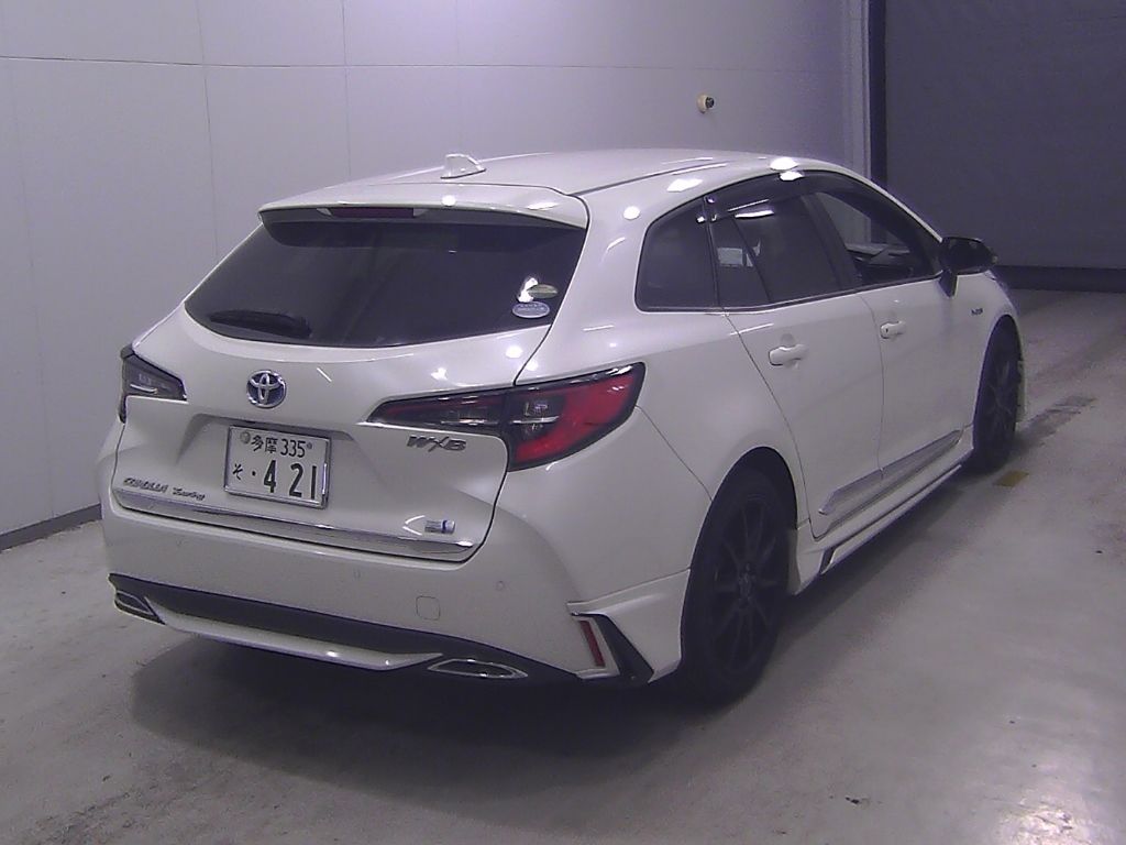 2020 Toyota Corolla Touring Hybrid W×B auction photo 2