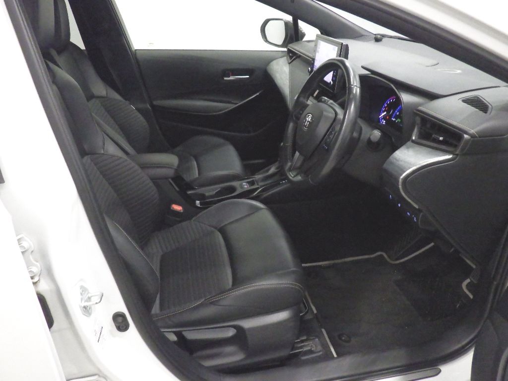 2020 Toyota Corolla Touring Hybrid W×B auction photo 6