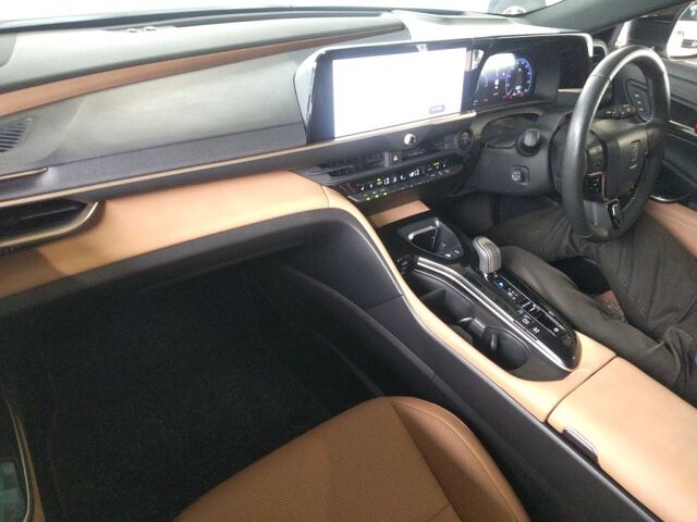 2024 Toyota Crown Sport スポーツZ(HEV) 4WD auction photo 3