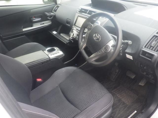 2015 Toyota Prius Alpha S auction photo 3