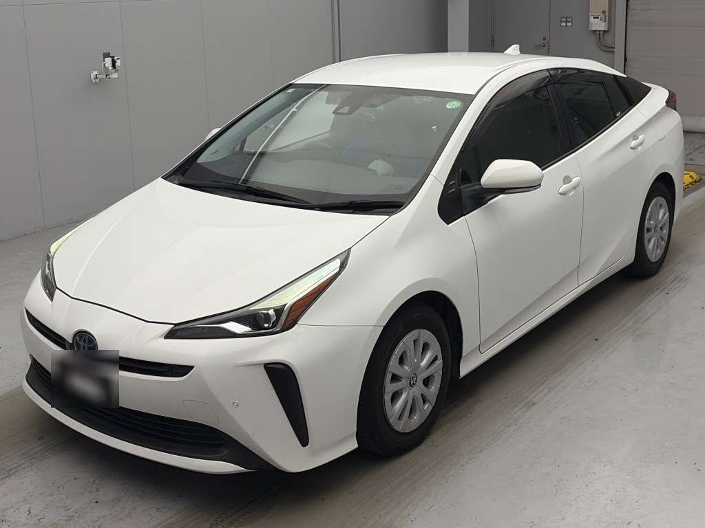 Japan Auction Vehicles 4 2021 Toyota Prius E auction photo