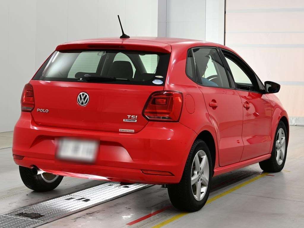 2014 Volkswagen VW ポロ TSIコンフォートライン auction photo 2