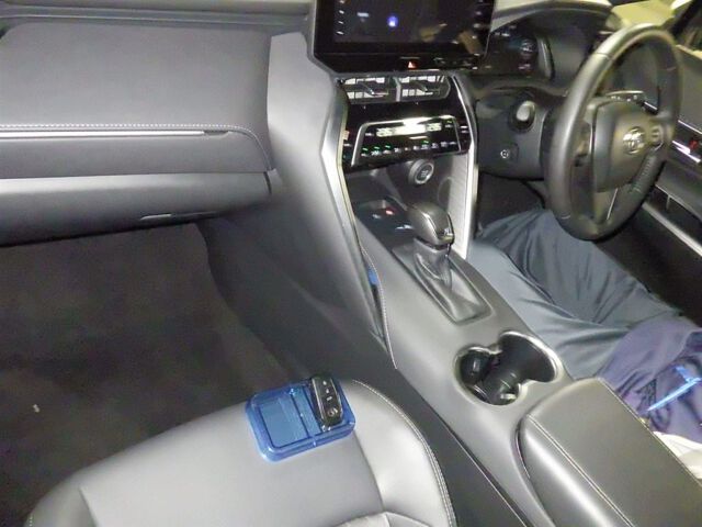 2025 Toyota Harrier Z auction photo 3