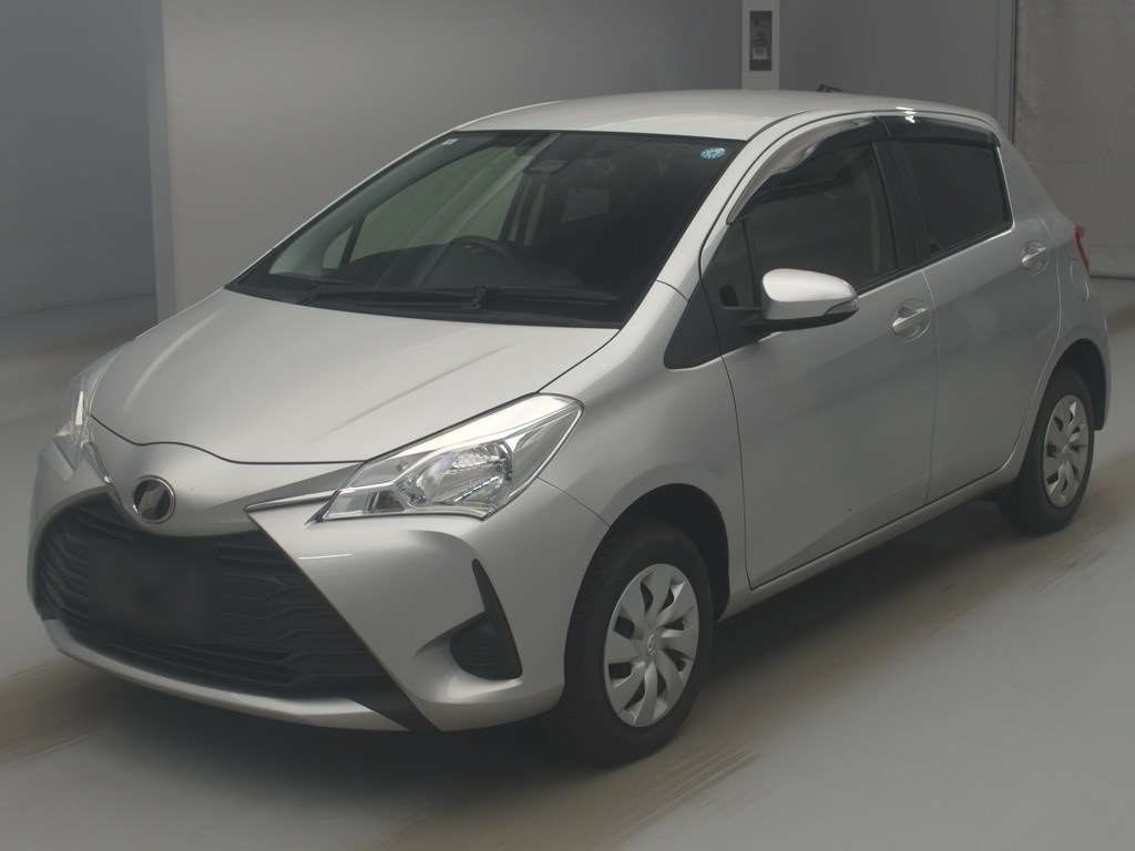 2019 Toyota Vitz F 4WD Japan auction vehicle