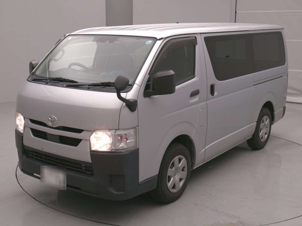 2021 Toyota Hiace Long DX Japan auction vehicle