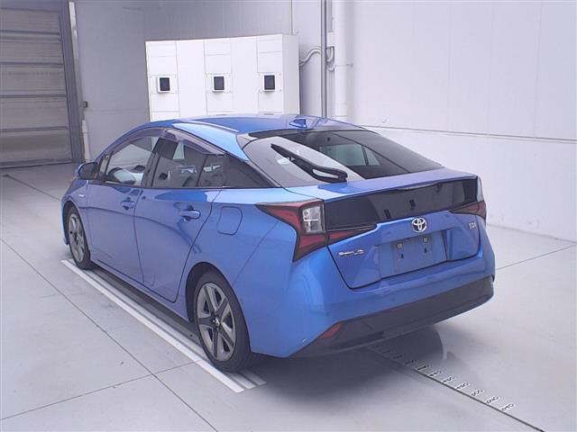 2018 Toyota Prius Aツーリングセレクション トヨタ auction photo 2
